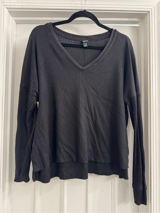 Able Tops - Able Black Ribbed V-Neck Waffle Pullover
